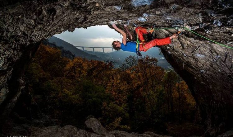 Adam Ondra en Vicious circle 9a+/b en Misja Pec  (Foto: Luka Fonda)