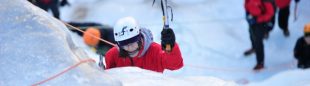 Competición de escalada en hielo durante el Icertic 2011