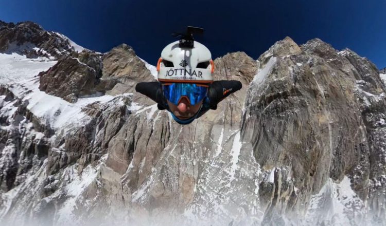Tim Howell intentará un salto con traje de alas desde el Lhotse (Foto: @tim_howell_adventure).