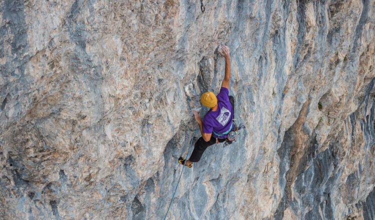 Jacopo Larcher en 'Seventh direction' en el Rätikon (Foto: Babsi Zangerl).