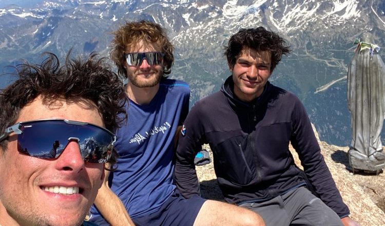 Yanis Cherqaoui, Baptiste Obino y Hugo Peruzzo en 'Le château dans le ciel' al Petit Dru (Foto: @hugo_peruzzo).