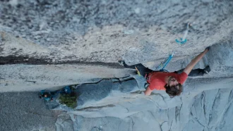 Ignacio Mulero en 'El Bonsai' al Cerro Capicúa, en Cochamó (Foto: @ignaciomulero).