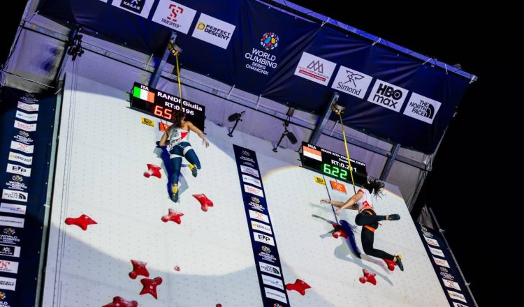 Giulia Randi y Desak Made Rita Kusuma Dewi en la Copa del Mundo de Escalada de Velocidad de Chamonix 2026 (Foto: Jan Virt/World Climbing).