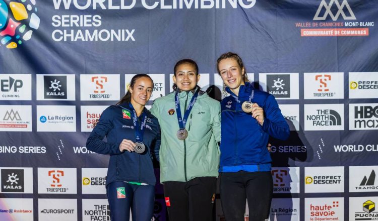 Podio femenino de la Copa del Mundo de Escalada de Velocidad de Chamonix 2026 (Foto: Jan Virt/World Climbing).