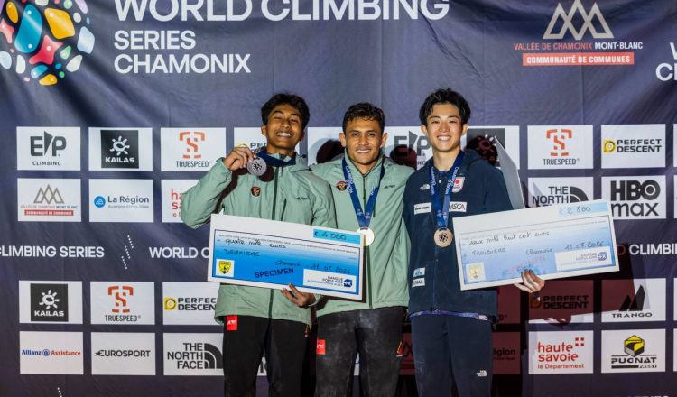 Podio masculino de la Copa del Mundo de Escalada de Velocidad de Chamonix 2026 (Foto: Jan Virt/World Climbing).
