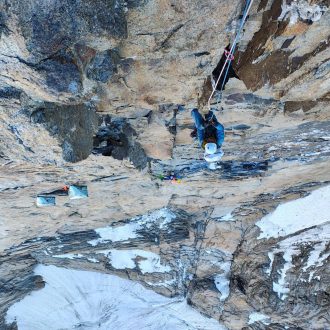 Takaaki Nagato, Ryo Masumoto e Hiroki Yamamoto en 'Waterfall Training' al Koz Sar (Foto: @yamamot0_h).